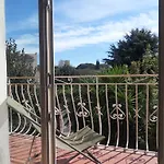 Πανσιόν D'hotes De La Grone